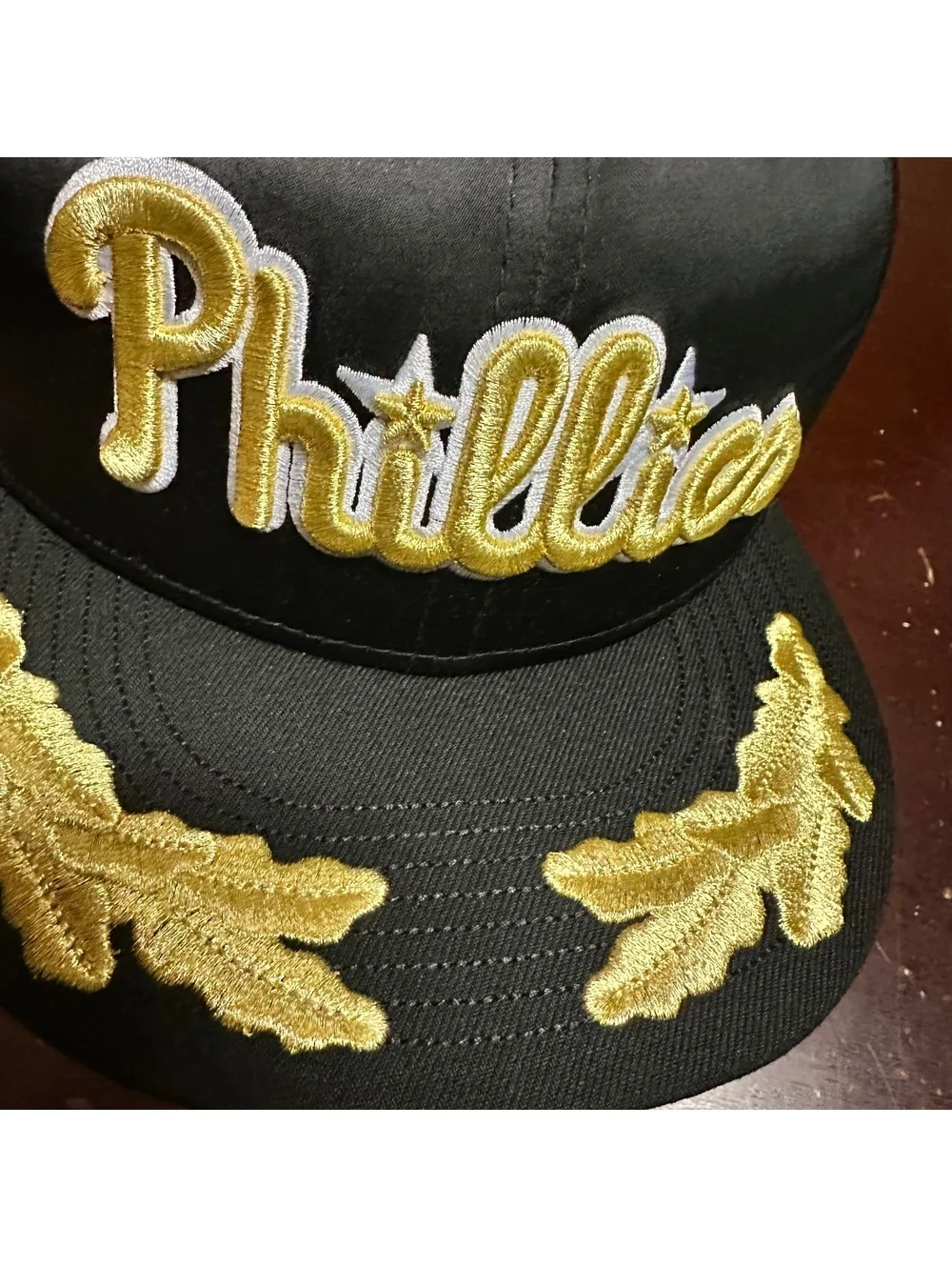New Era 59FIFTY Day Philadelphia Phillies Gold Leaf 2025 Black Fitted Hat 7 3/4
